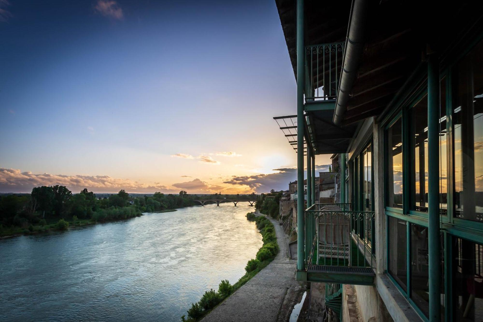 Hotel Restaurant Cote Garonne Le Balcon Des Dames - Tonneins Fauillet Marmande - Vue Panoramique Bord De Garonne Chambres Climatisees Exterior foto